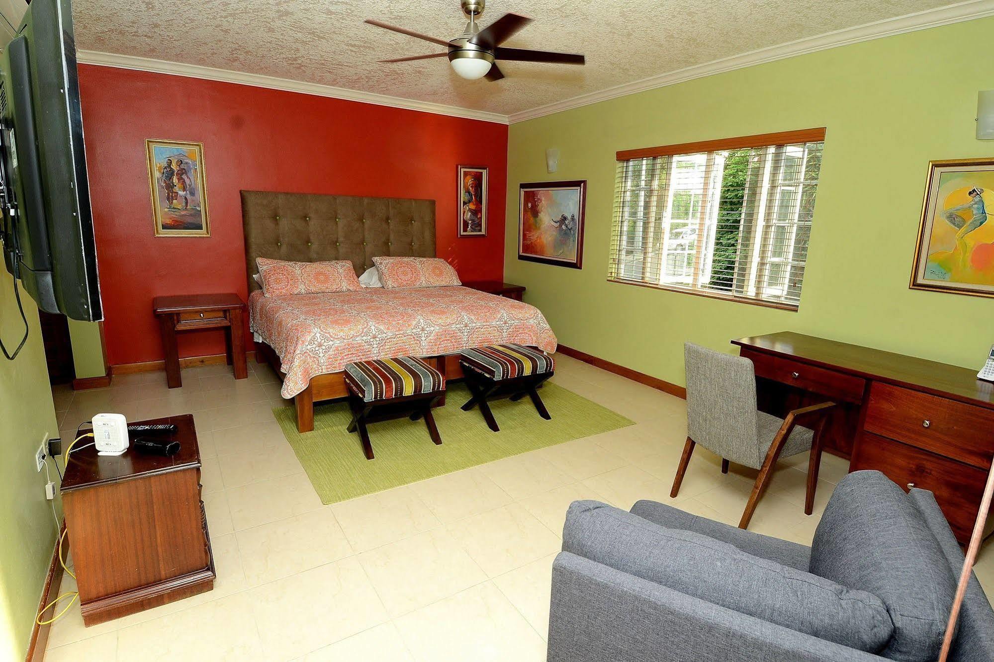 The Cabin At Long Mountain Country Club Kingston Esterno foto